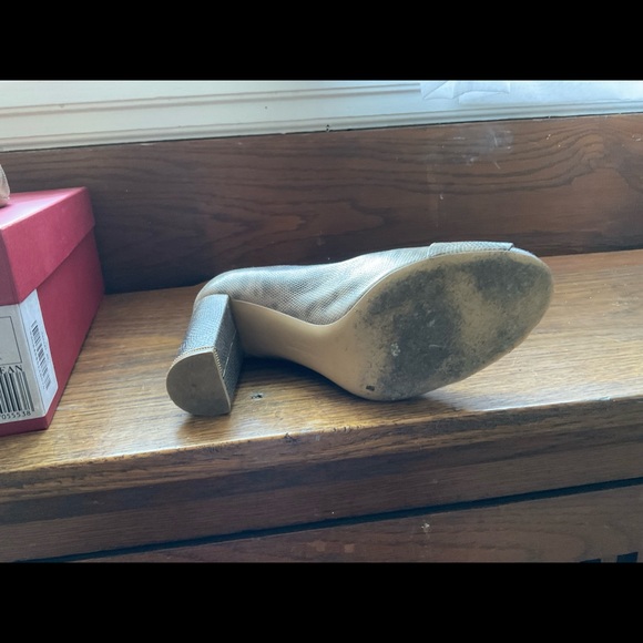 Stunning shoes, super versatile but they are now too small for me - Picture 4 of 4